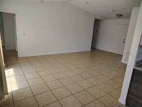 3032 Hawthorne St in Sarasota, FL - Building Photo - Building Photo