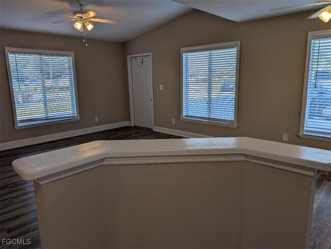 214 Hancock Bridge Pkwy in Cape Coral, FL - Building Photo - Building Photo