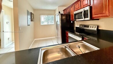6631 Winfield Blvd in Margate, FL - Building Photo - Building Photo