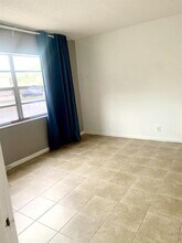 10234 Twin Lakes Dr, Unit 16-D in Coral Springs, FL - Foto de edificio - Building Photo