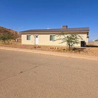 702 W Coachline Ln in Benson, AZ - Foto de edificio - Building Photo