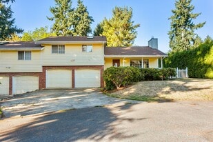 10021 99th St SW in Lakewood, WA - Building Photo