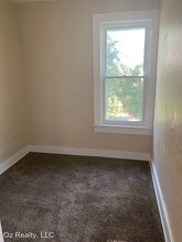 1310 Almon Ave in Toledo, OH - Building Photo - Building Photo