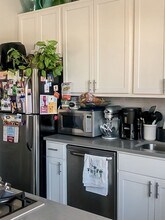 3852 N Southport Ave, Unit 2 in Chicago, IL - Foto de edificio - Building Photo