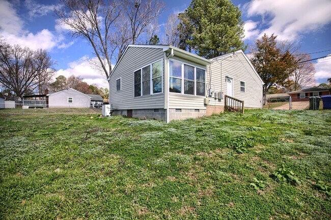 15 Arline Dr in Newport News, VA - Building Photo - Building Photo