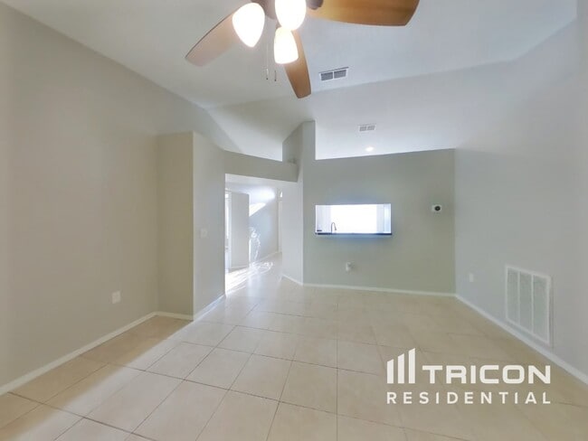 5559 Starling Loop in Lakeland, FL - Building Photo - Building Photo