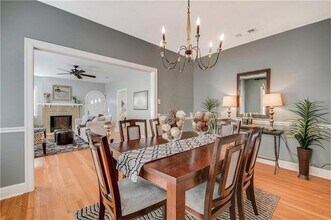 2800 French Pl in Austin, TX - Building Photo - Building Photo