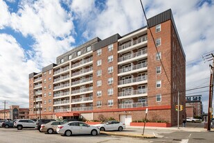 Ocean Terrace in Long Beach, NY - Building Photo
