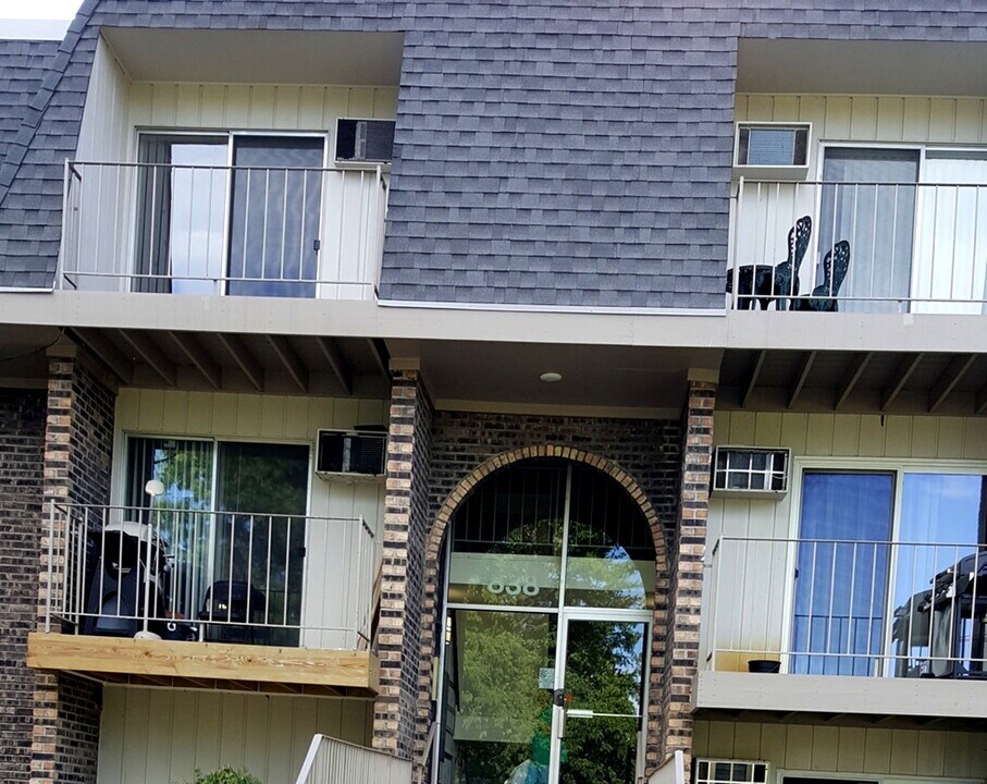 838 Jonathan Ct in Prospect Heights, IL - Building Photo