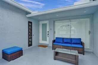 9774 NW 19th Pl in Sunrise, FL - Building Photo - Building Photo