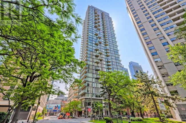 property at 75-2475 St Nicholas St