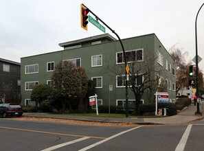1480 Arbutus St in Vancouver, BC - Building Photo - Building Photo