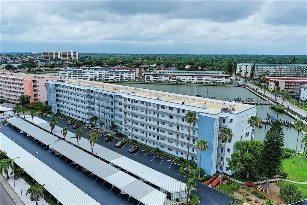 5925 Shore Blvd S in Gulfport, FL - Building Photo