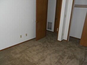 3608 Westridge Dr in Lawrence, KS - Building Photo - Building Photo