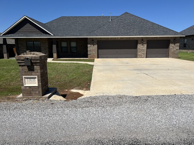 13638 Northeast Lafayette Drive in Elgin, OK - Building Photo - Building Photo
