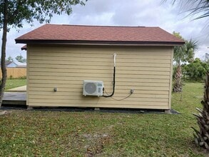 319 1/2 E. 11th St in Panama City, FL - Building Photo - Building Photo
