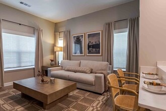 Crossing Pointe in Union City, GA - Foto de edificio - Building Photo