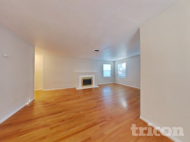 342 Camellia Way in Modesto, CA - Building Photo - Building Photo