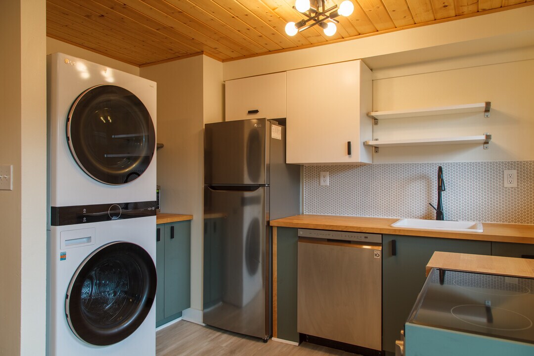 306 NE 75th Ave in Portland, OR - Building Photo