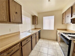 5340 Retablo Ave in Las Vegas, NV - Building Photo - Building Photo