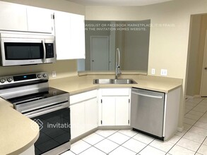 1205 Bloom Hill Ave in Valrico, FL - Building Photo - Building Photo