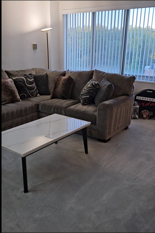 property at 10201 Grosvenor Plz