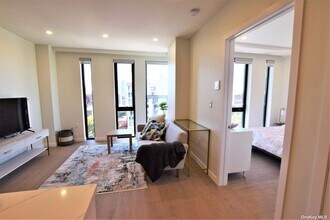 41-26 44th St-Unit -3A in Queens, NY - Building Photo - Building Photo