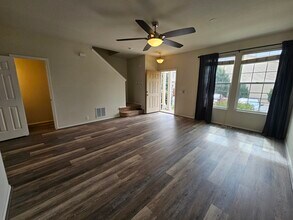 7243 Country Side Grv in Fountain, CO - Foto de edificio - Building Photo
