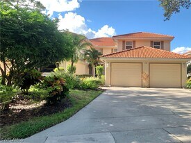 230 Robin Hood Cir in Naples, FL - Building Photo