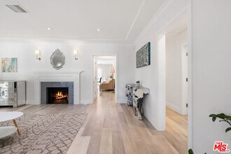 5439 Carpenter Ave in Los Angeles, CA - Building Photo - Building Photo