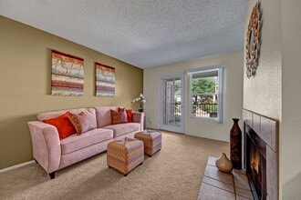 Cypress Pointe in Midland, TX - Foto de edificio - Building Photo