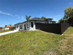 1111 Harold Ave S in Lehigh Acres, FL - Building Photo - Building Photo