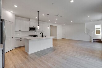 3421 Magnolia Wy in Folsom, CA - Building Photo - Building Photo