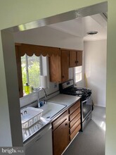 7721 Marthas Ln in Falls Church, VA - Building Photo - Building Photo