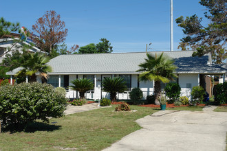 3212-3214 Redwood Ln in Gulf Breeze, FL - Building Photo - Building Photo