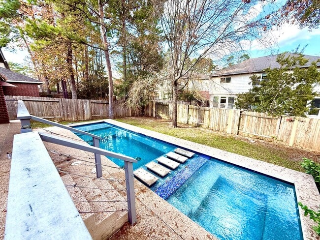 property at 107 W Spindle Tree Cir