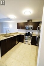 2 Colonial Dr in Guelph, ON - Building Photo - Building Photo