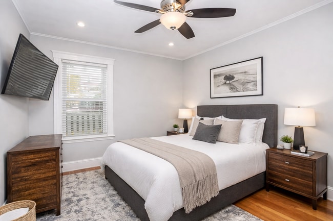 22 Bigelow St, Unit # 1 in Boston, MA - Foto de edificio - Building Photo