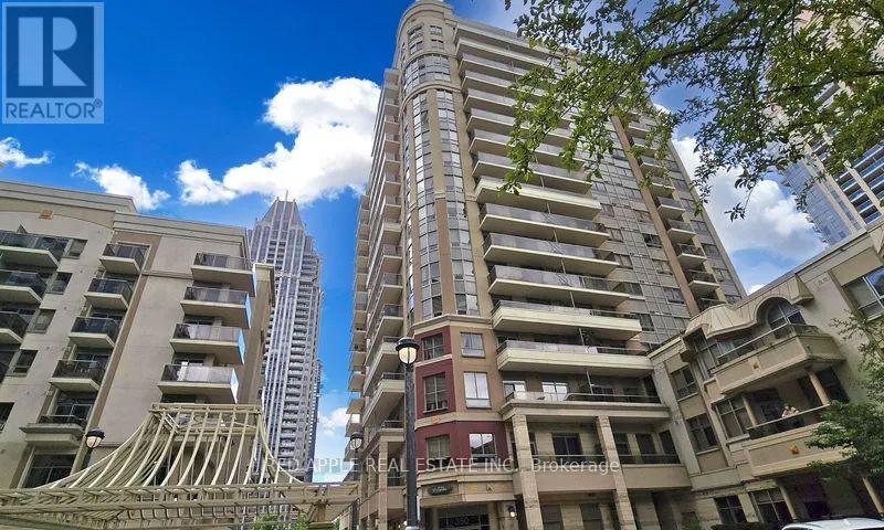 350 Princess Royal Dr in Mississauga, ON - Building Photo