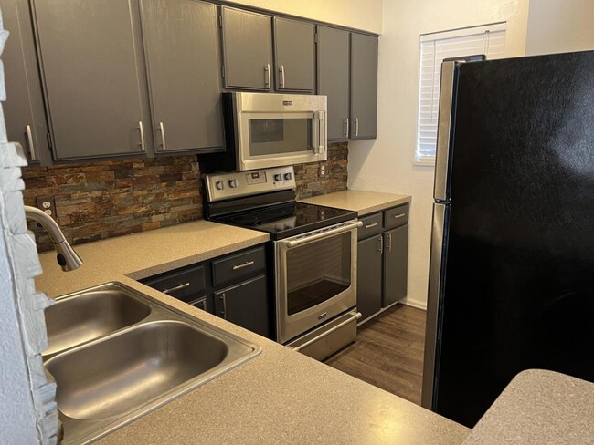 1705 Heatheridge J105 in Fort Collins, CO - Building Photo - Building Photo