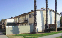 Royal Arms Apartments in Fresno, CA - Foto de edificio - Building Photo