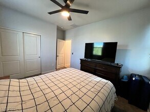 8330 Carabiner Ct in Las Vegas, NV - Building Photo - Building Photo