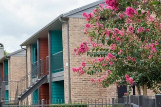 Sonoma Apartments in Houston, TX - Building Photo - Building Photo