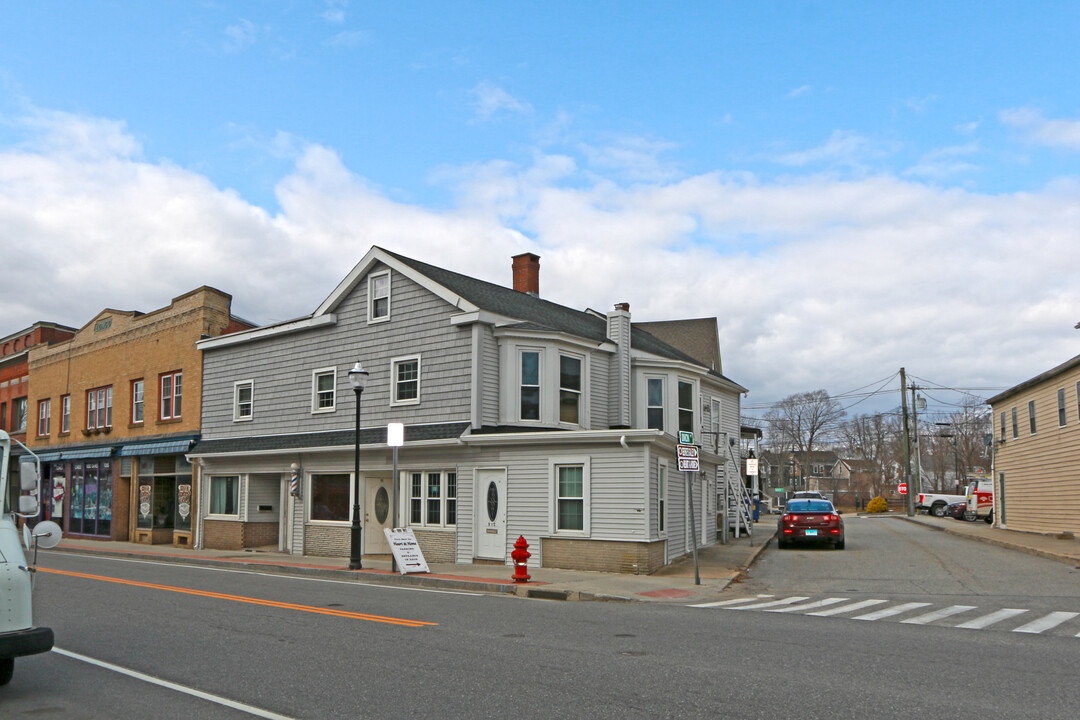 91 Main St in Killingly, CT - Building Photo