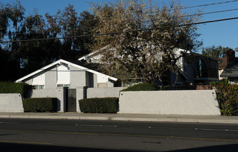 11251 Western Ave in Stanton, CA - Building Photo - Building Photo