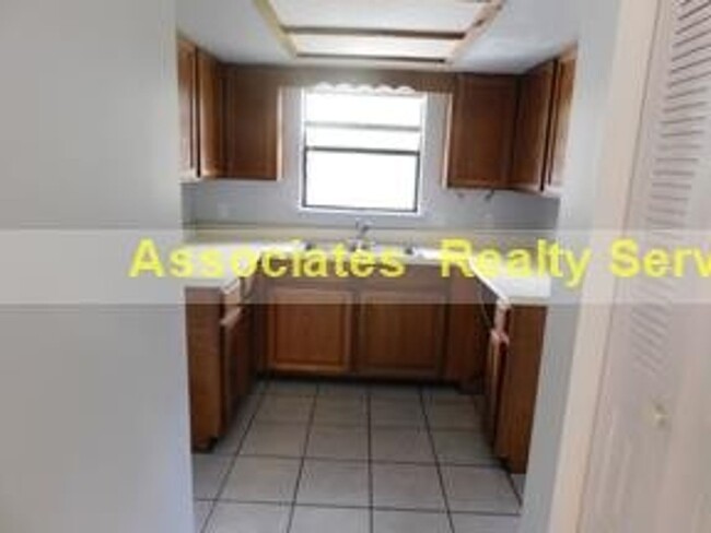 property at 1404 SW 42nd St
