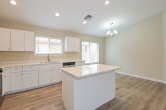 2399 E Calle Arroyo Lindo in Tucson, AZ - Foto de edificio - Building Photo