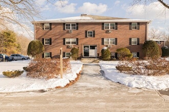 96 Richardson Rd in North Chelmsford, MA - Building Photo - Building Photo