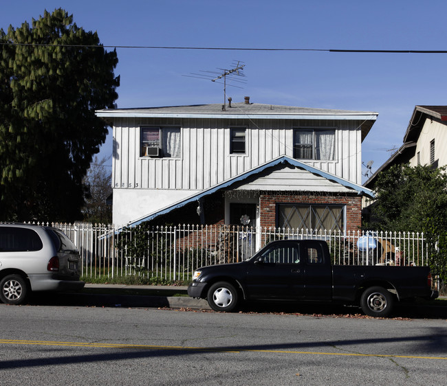 6853 Fulton Ave in North Hollywood, CA - Foto de edificio - Building Photo