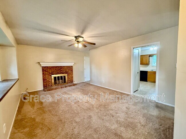 1070 Iris St in Broomfield, CO - Building Photo - Building Photo